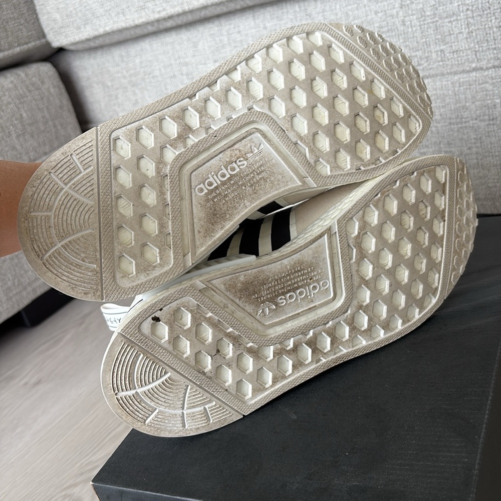 Adidas NMD R1 - Picture 7 of 10